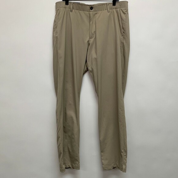 Under Armour The Showdown Men's Straight Pants Size 38 x 32 Beige Khaki NWT - Picture 1 of 5